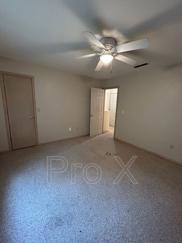 Building Photo - 1364 E Sequoyah Ct