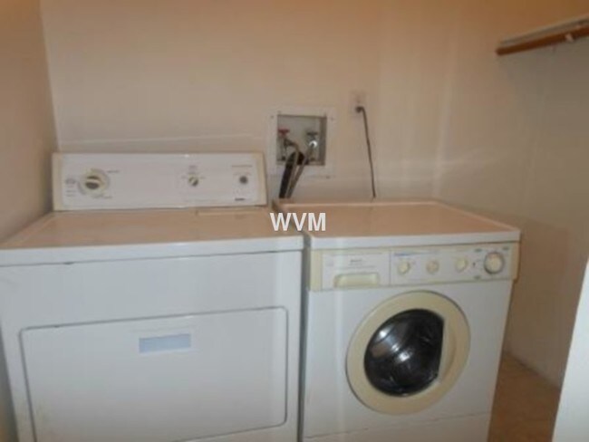 Building Photo - Knollwood Condos near Mississippi and Chambers