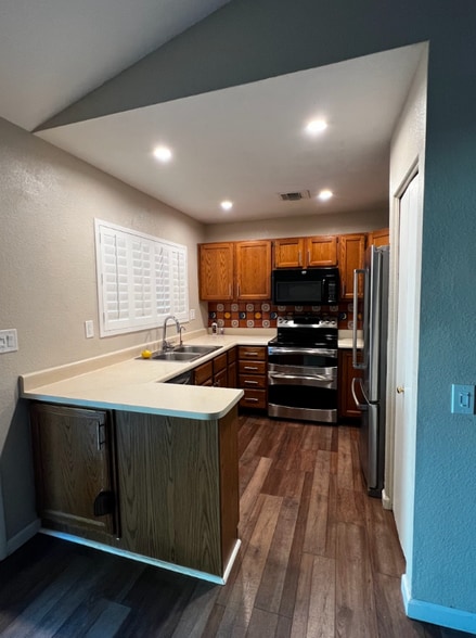 Building Photo - 4631 S Bayport Pl
