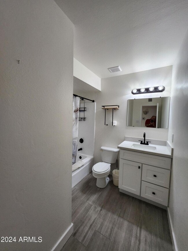 Building Photo - 5117 W Acoma Dr