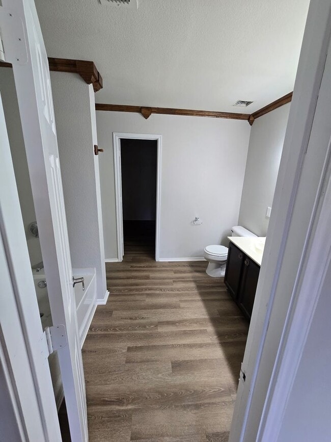 Building Photo - 4 Bedroom / 2.5 Bath / 2 Car Garage
