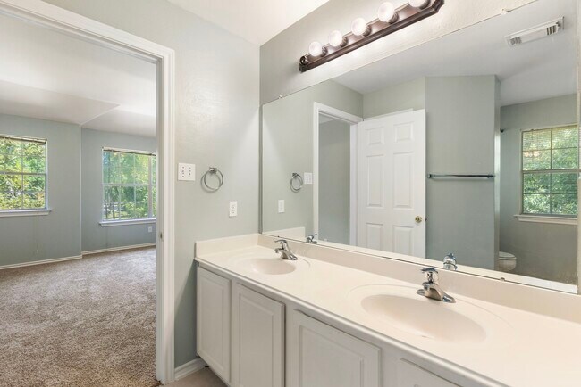 Building Photo - 229 Summerhaze Cir