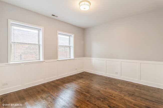 Building Photo - 4210 S King Dr