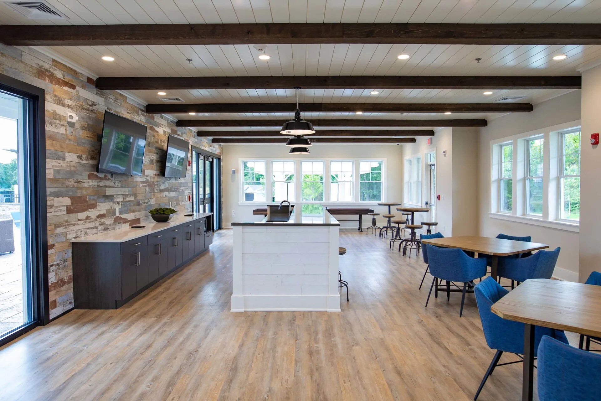 Building Photo - 2 Trl Run