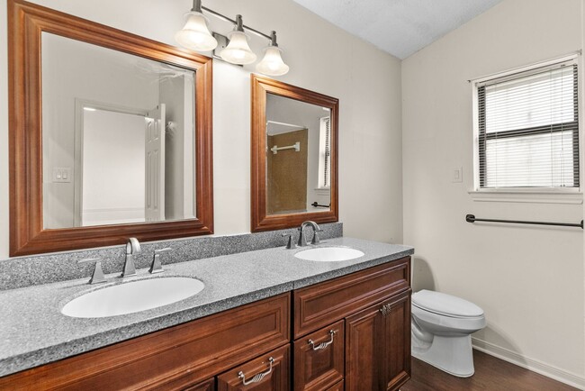 Building Photo - 4802 Canyon Cir