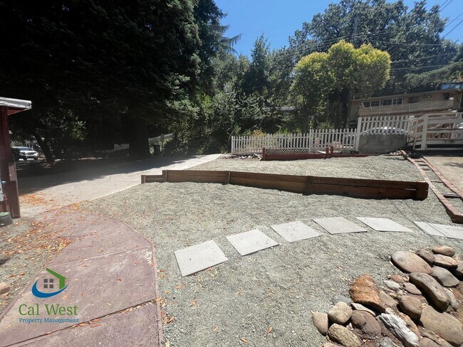 Building Photo - $3,395 - Beautiful 3 BD/1.5 BA Home in Old...