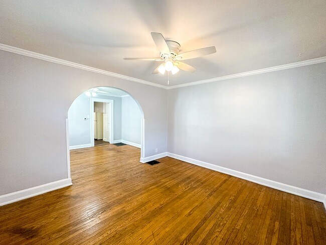 Building Photo - 867-867 N Linwood Ave