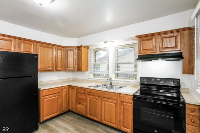 Building Photo - 935 N Gibson Ave