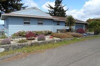 Building Photo - 1460