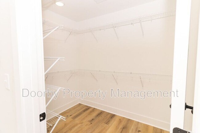 Building Photo - 65 Morning Mist Dr