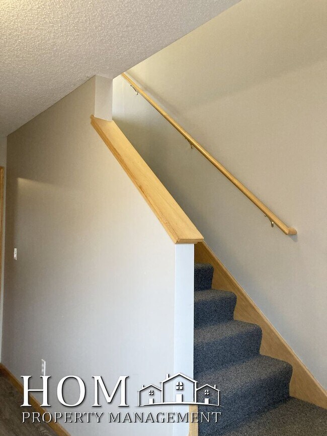 Building Photo - 624 Tanager Path