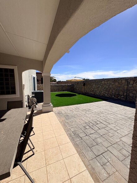 Spacious, fully landscaped backyard - 3119 Sunny Prairie Dr