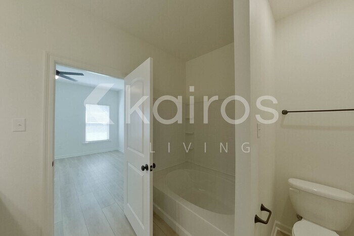 Building Photo - 103 Carencro St