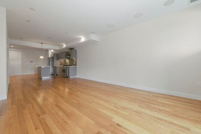 Building Photo - 283 C St