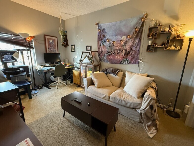 Building Photo - 78 N Sherman St