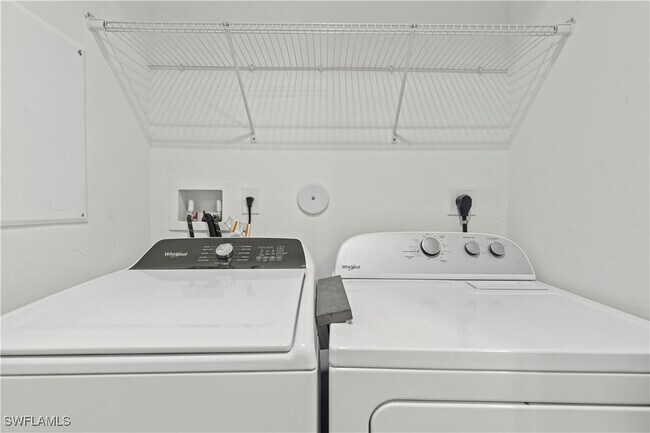 Building Photo - 8976 Madrid Cir