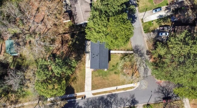 Building Photo - 820 Nuttree Pl