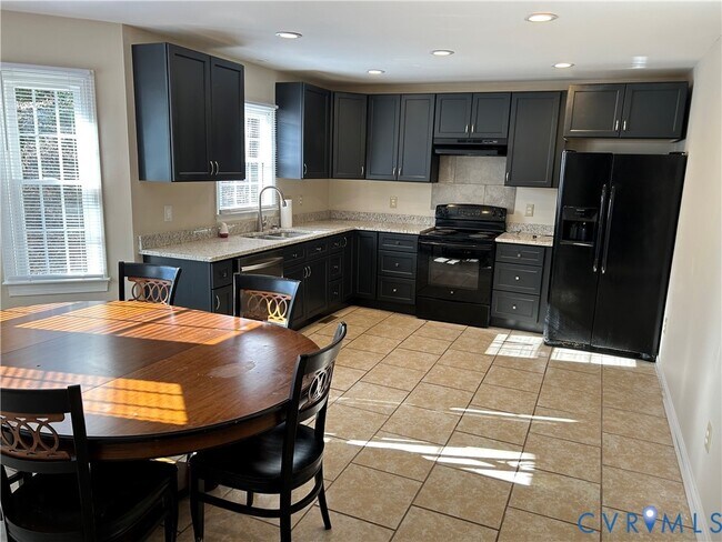 Building Photo - 6904 Deer Thicket Dr