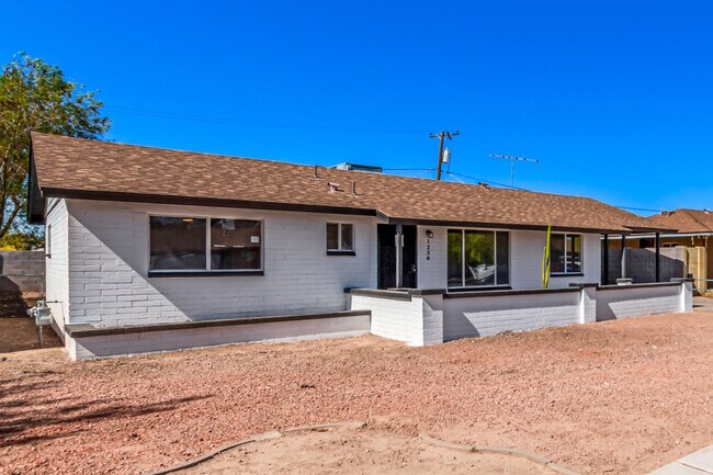 Building Photo - 1238 E Vine Ave
