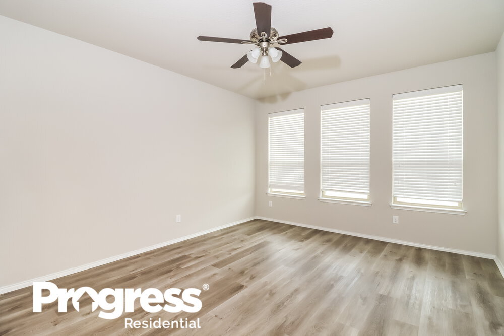 Building Photo - 6232 Topsail Dr