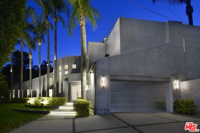 Building Photo - 4035 Pacheco Dr