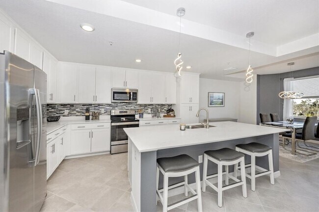 Building Photo - 12240 Wellen Golf St