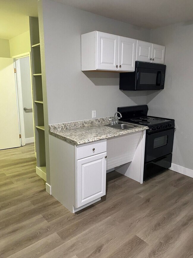 Building Photo - 2970 Main Ave