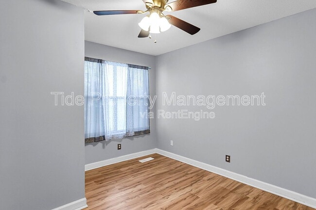Building Photo - 206 Pine Shadow Dr