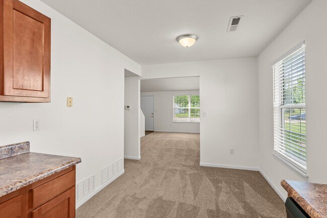 Building Photo - 2612-2614 Northampton Dr.