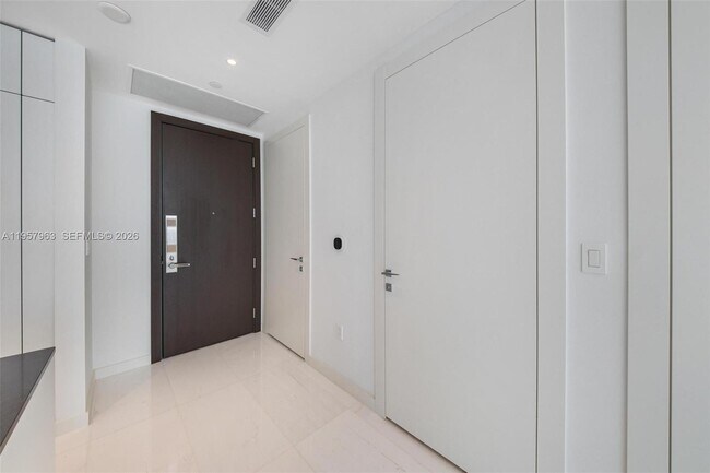 Building Photo - 300 Biscayne Blvd Way