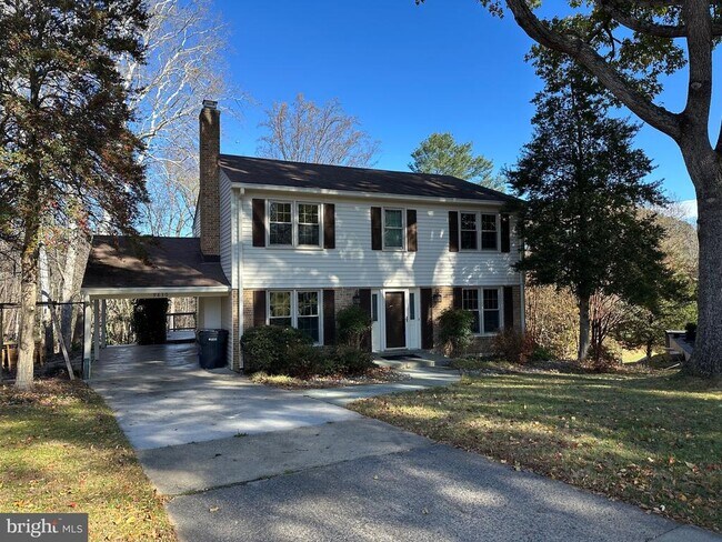 Building Photo - 9830 Meadow Valley Dr