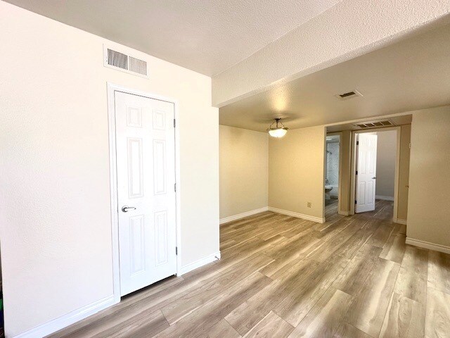 Building Photo - 4450 Sandy River Dr