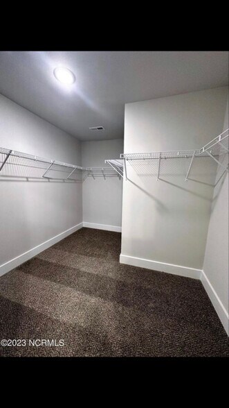 Building Photo - 623 Muscadine Ln