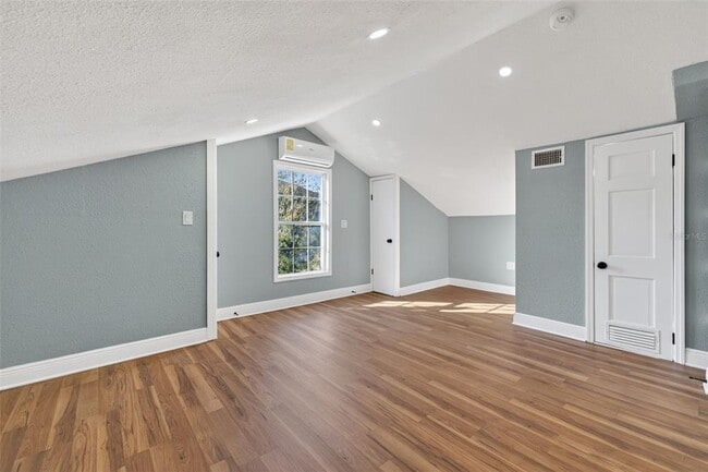 Building Photo - 2835 W Shelton Ave