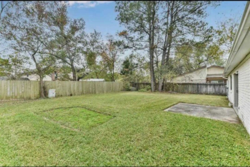 Building Photo - 6815 Huntbrook Dr