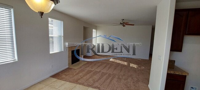Building Photo - Beautiful 5 bedroom, 3 bath house