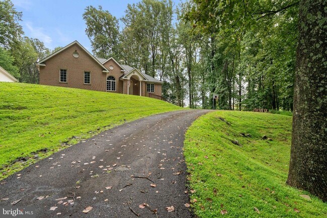 Building Photo - 41433 Red Hill Rd