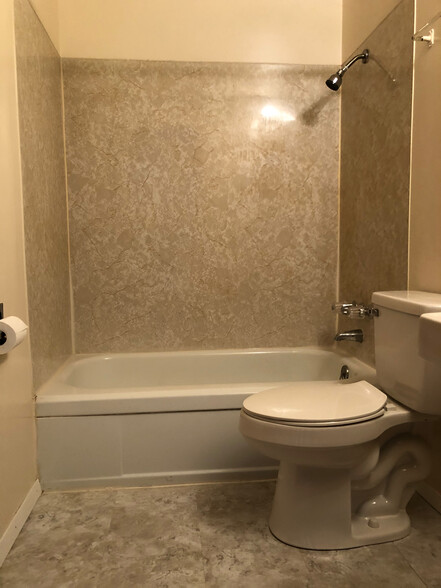 Bathroom - 8402 E McKinley Ave