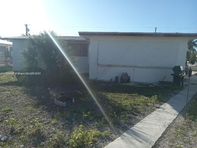 Building Photo - 3717 Palmetto St