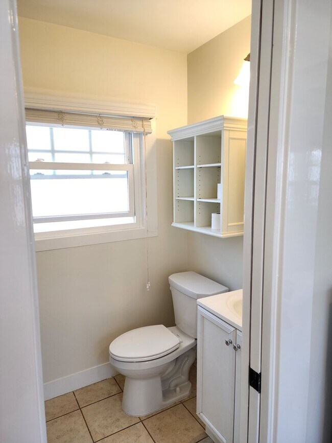 Building Photo - Coronado: Charming 1bd/1ba Village Cottage