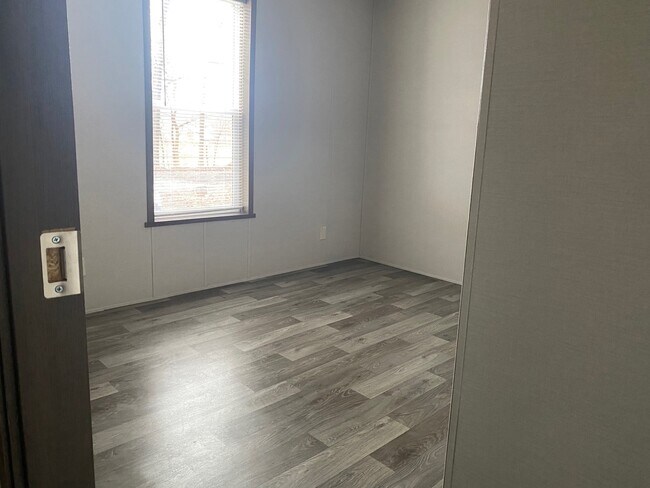 Building Photo - 2701 Huizenga St