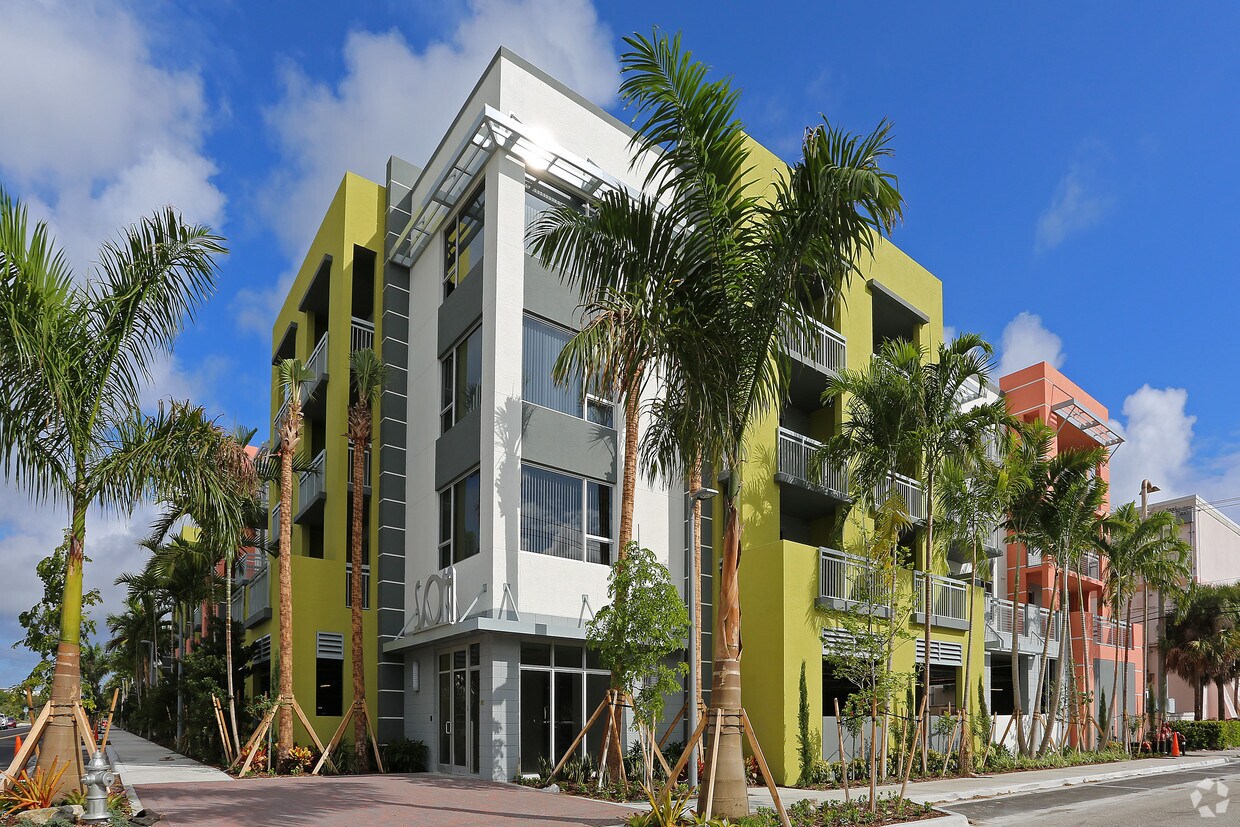 Sofa Downtown Luxury Apartments Delray Beach