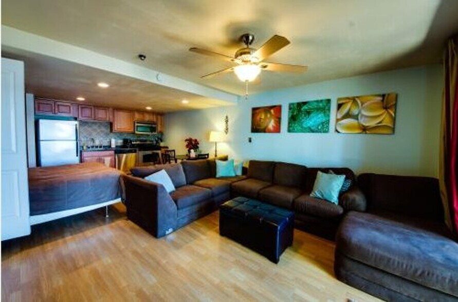 Building Photo - 624 McCall Ave