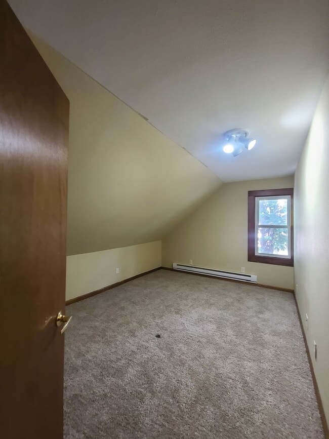 Building Photo - 401 1/2 W Vine St.