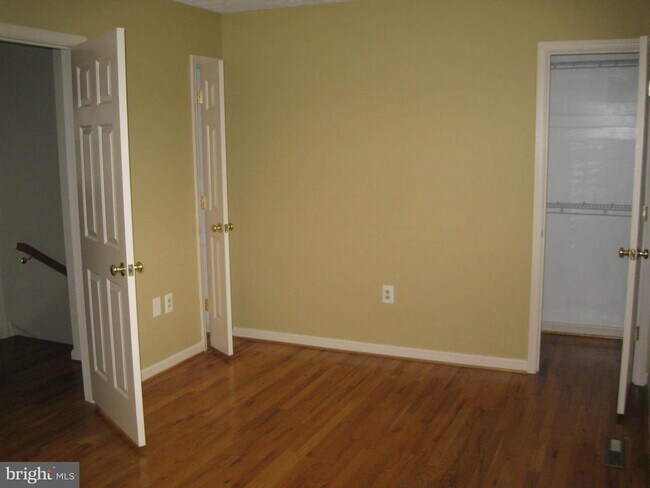 Building Photo - 317 Ash Hollow Dr