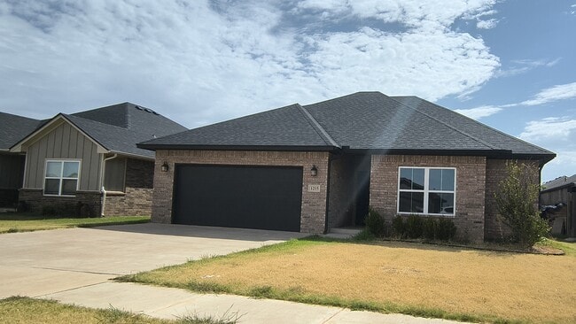 Building Photo - 1215 Sierra Ln