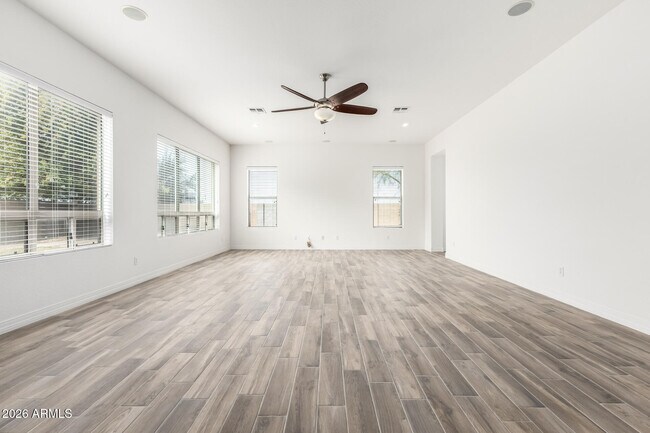 Building Photo - 15468 W Coolidge St