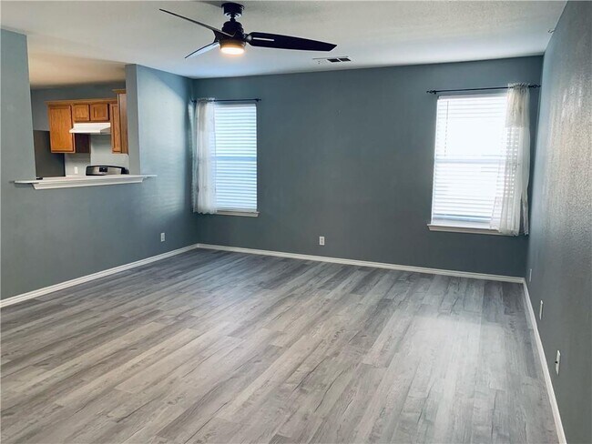 Building Photo - 400 Celery Loop