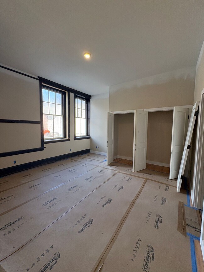 Building Photo - NEW 2BR APARTMENT!