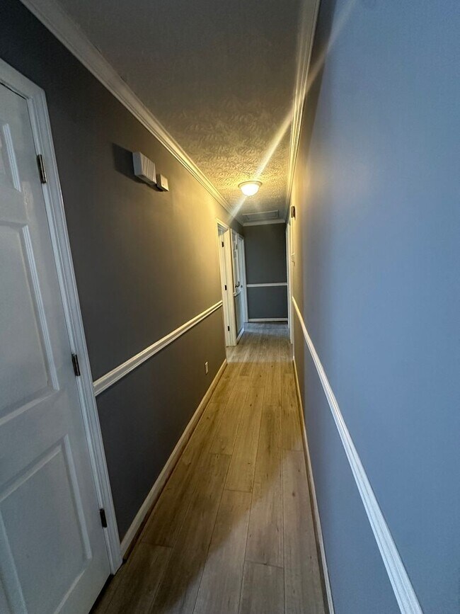 Building Photo - Oxford Rental
